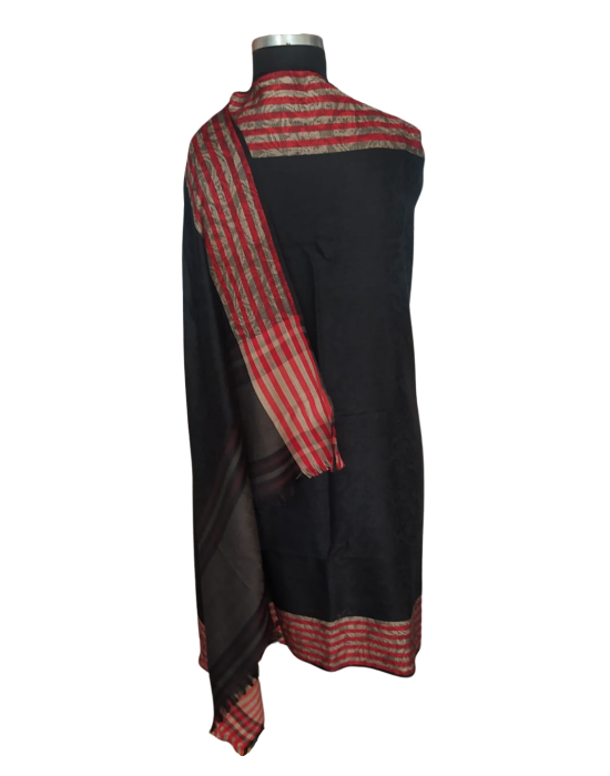 Women stole self design black
